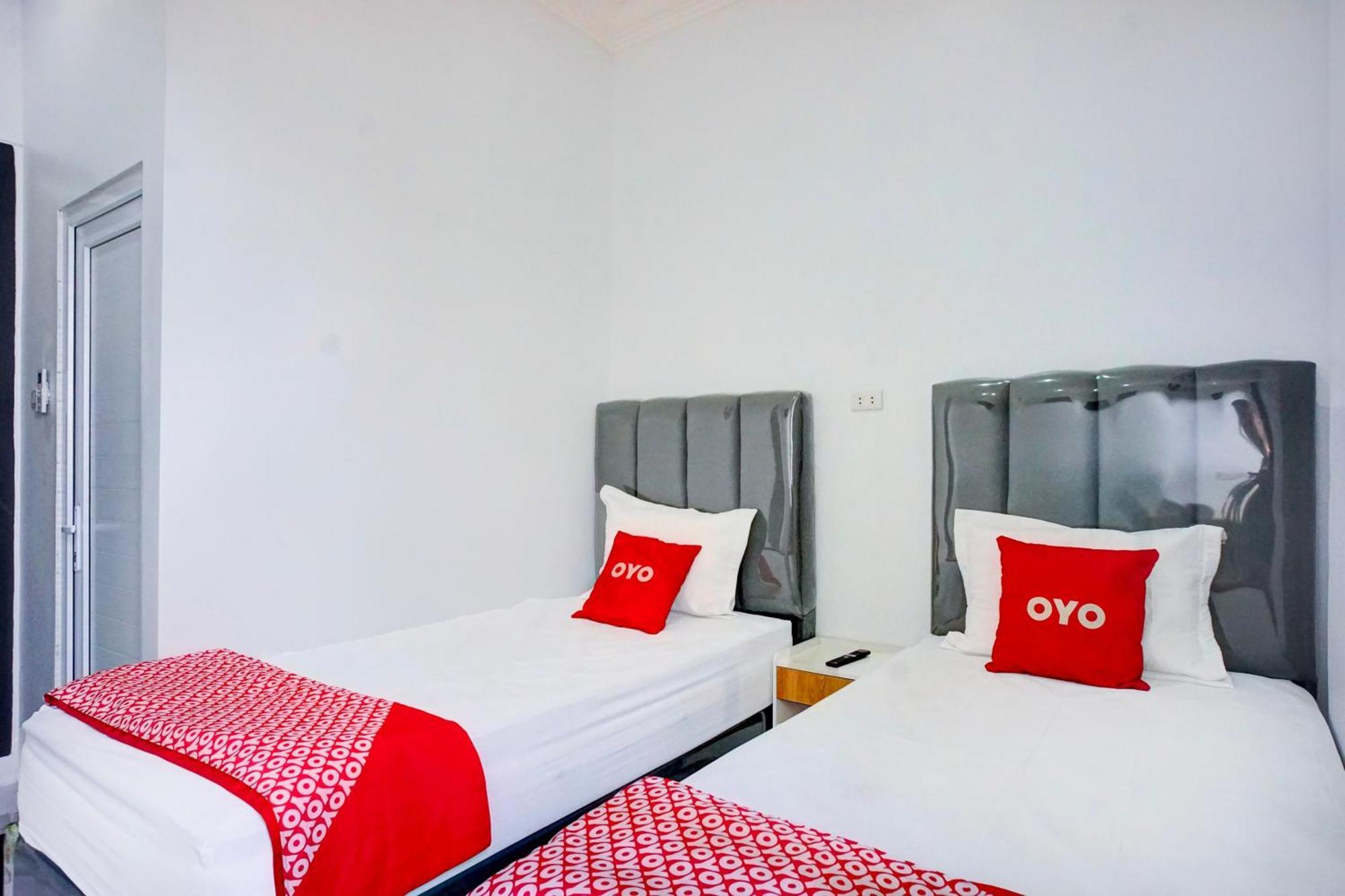 Capital O 94254 Dental Hotel